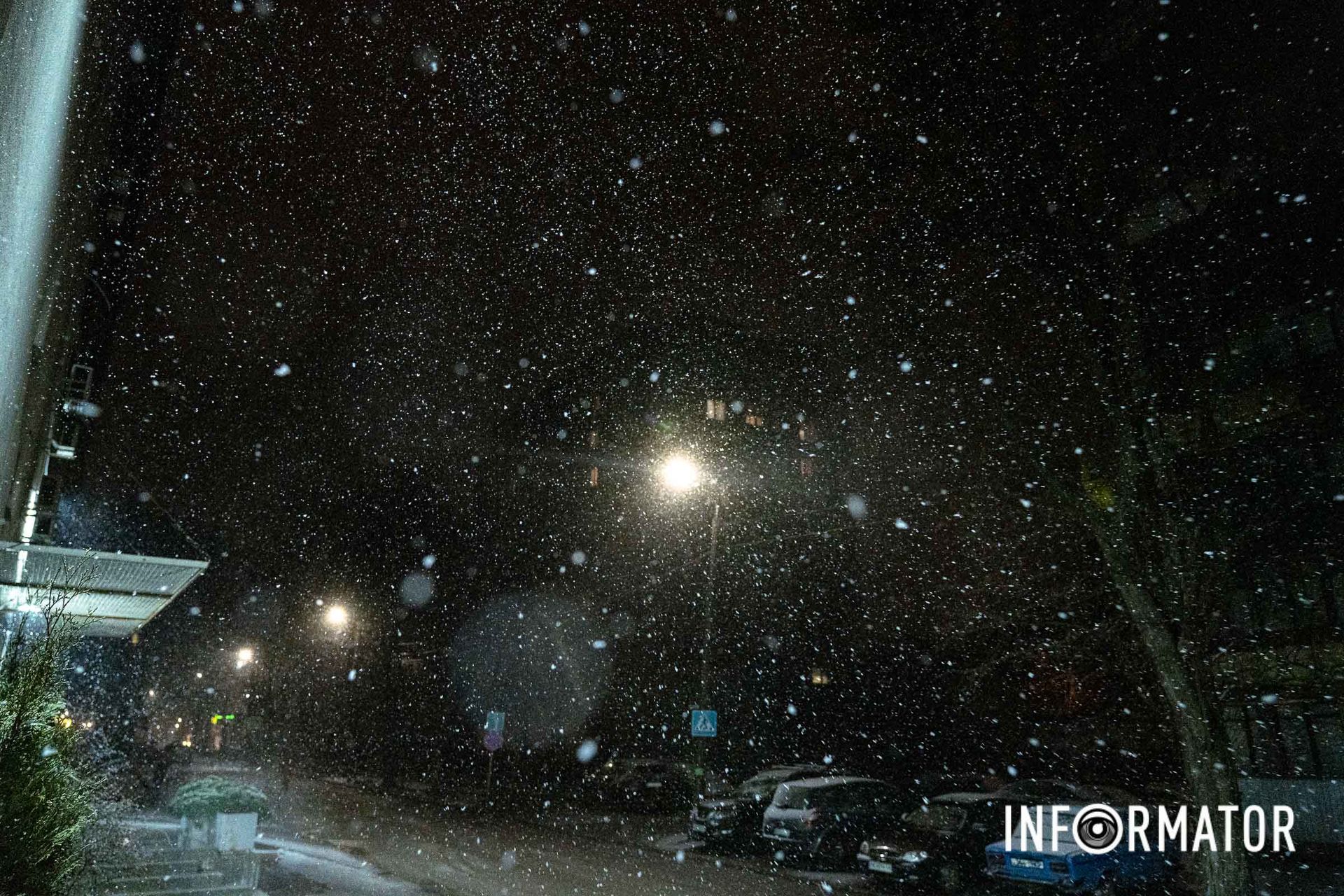 И несмотря на снег на душе теплее И несмотря на снег на душе теплее