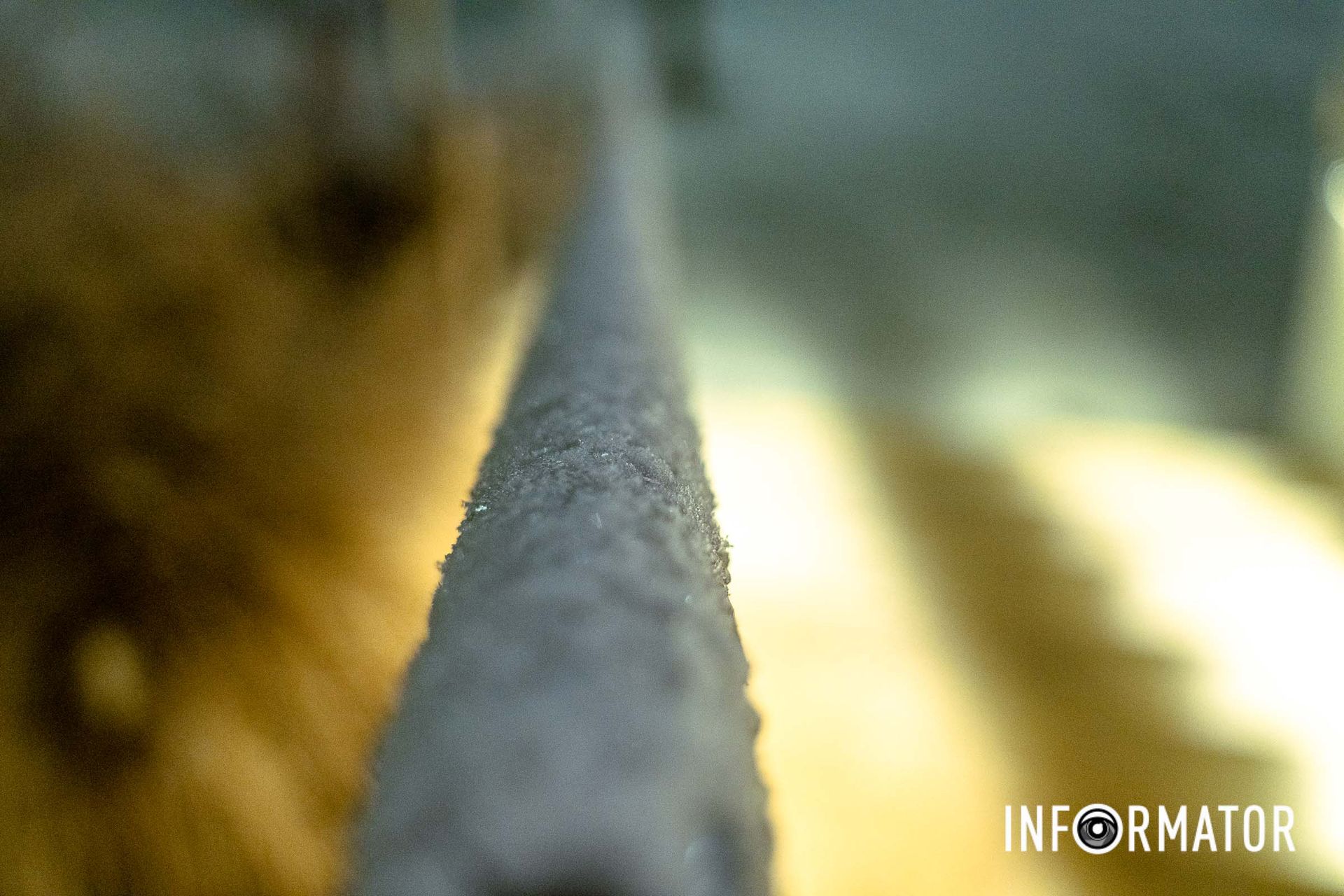 На улице сейчас прохладно На улице сейчас прохладно