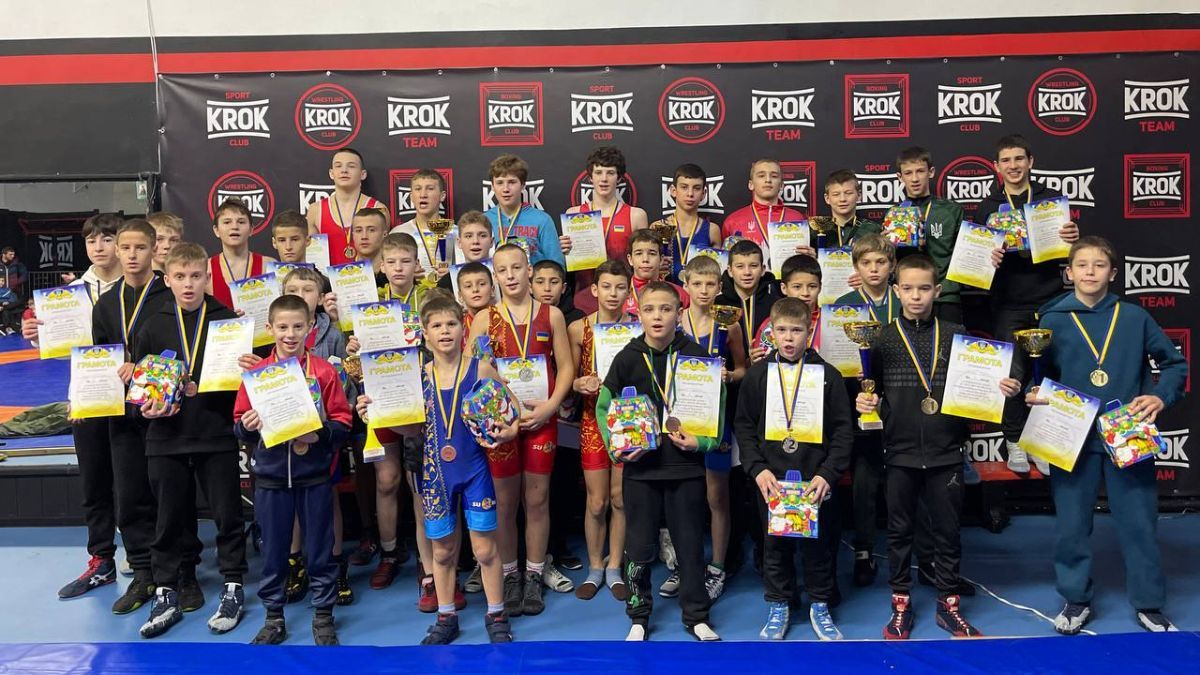 Понад 70 юних спортсменів: у спортклубі «КРОК» у Дніпрі відбулися змагання з вільної боротьби до Дня Святого Миколая