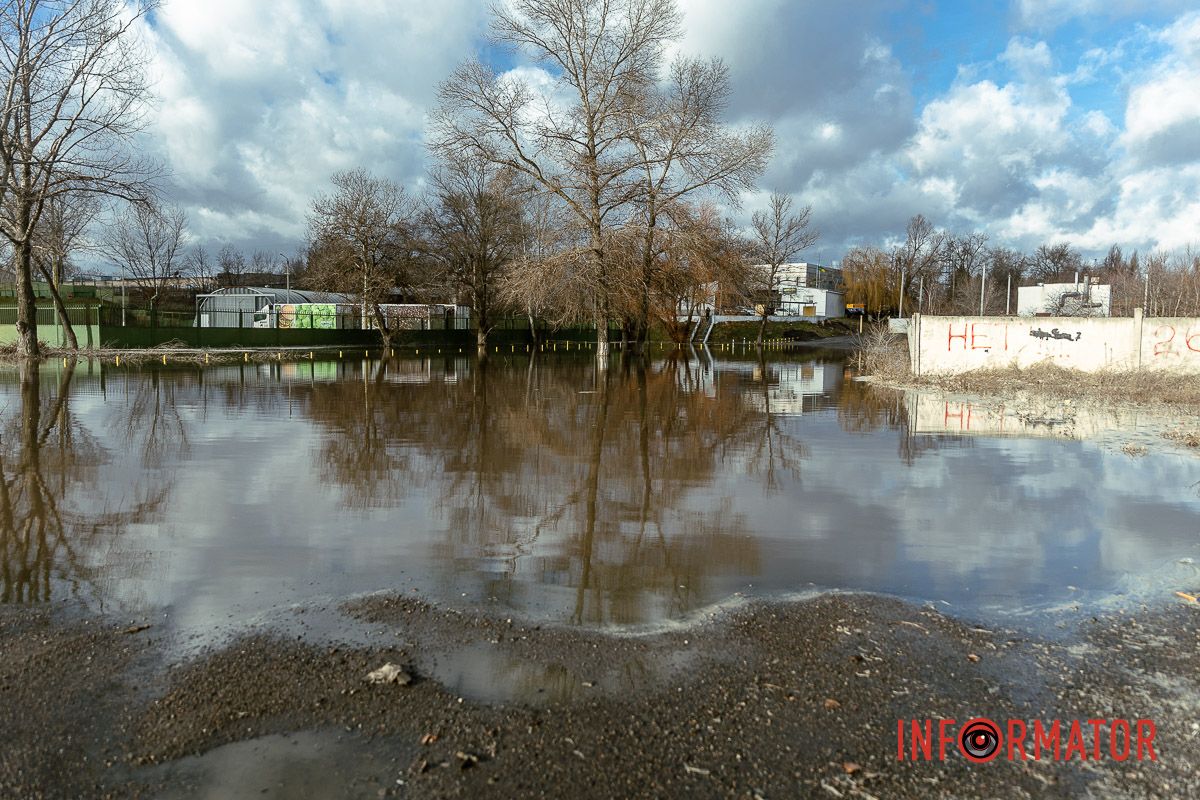 Велике штучне озеро