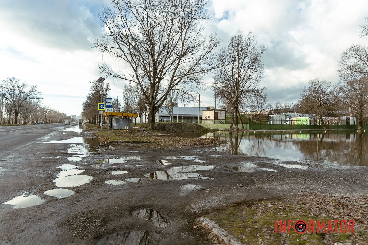 Попередньо, тут прорвало каналізацію