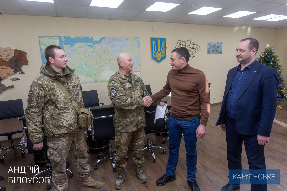 "Постоянная поддержка помогает защитникам противостоять врагу", - Андрей Белоусов "Постоянная поддержка помогает защитникам противостоять врагу", - Андрей Белоусов