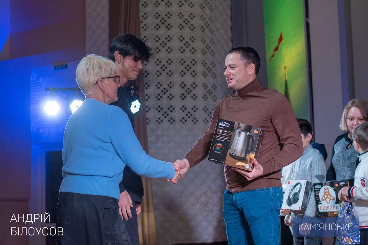 На базе театра имени Леси Украинки и в Центре внешкольной работы и детского творчества организовали праздничные мероприятия