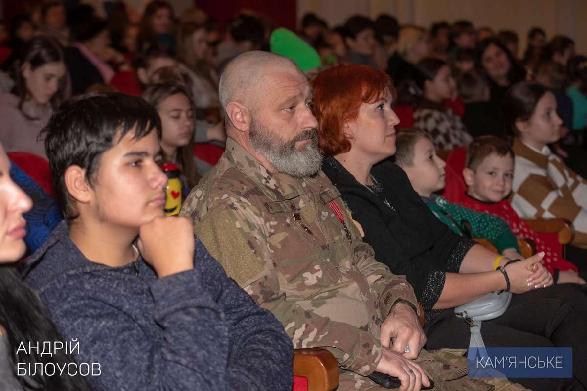 Сказочные представления для детей наших защитников, детей-сирот и лишенных родительской опеки