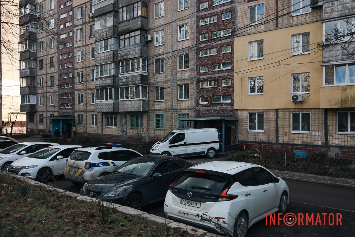 На місці працює поліція та судмедексперти На місці працює поліція та судмедексперти