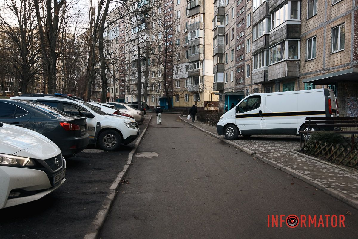 Попередньо, жінці було близько 60 років Попередньо, жінці було близько 60 років
