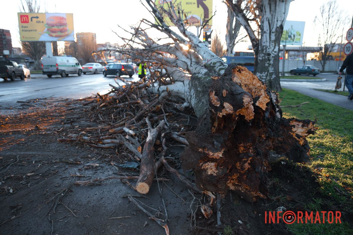 На Донецком шоссе возле ТРЦ 