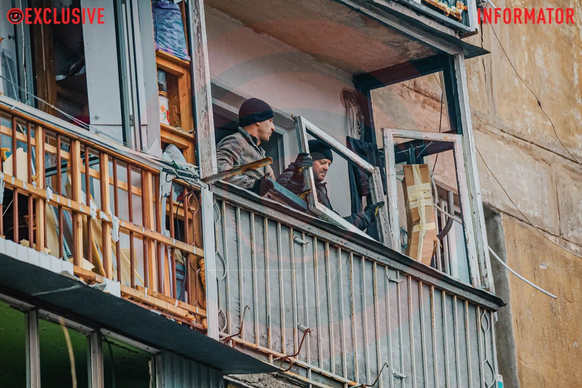 Устанавливают раму