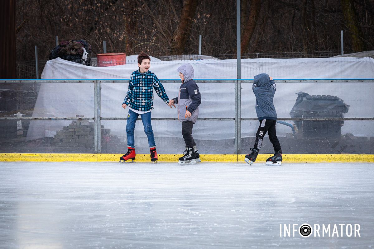Дети до 7 лет могут кататься только в присутствии родителей Дети до 7 лет могут кататься только в присутствии родителей