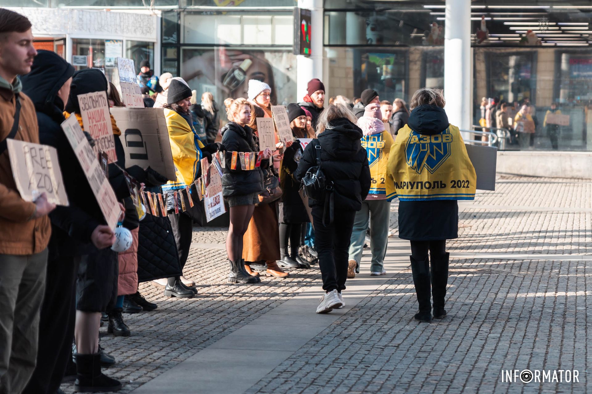 Ми святкуємо, а наших рідних катують. Будь голосом полонених Ми святкуємо, а наших рідних катують. Будь голосом полонених