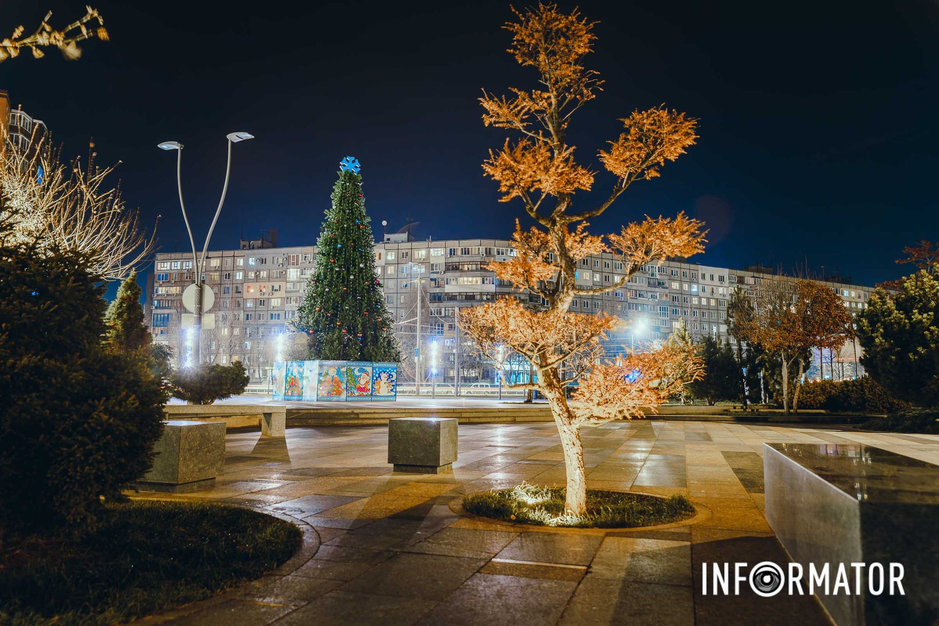 Кожного дня сюди приходять чимало людей Кожного дня сюди приходять чимало людей