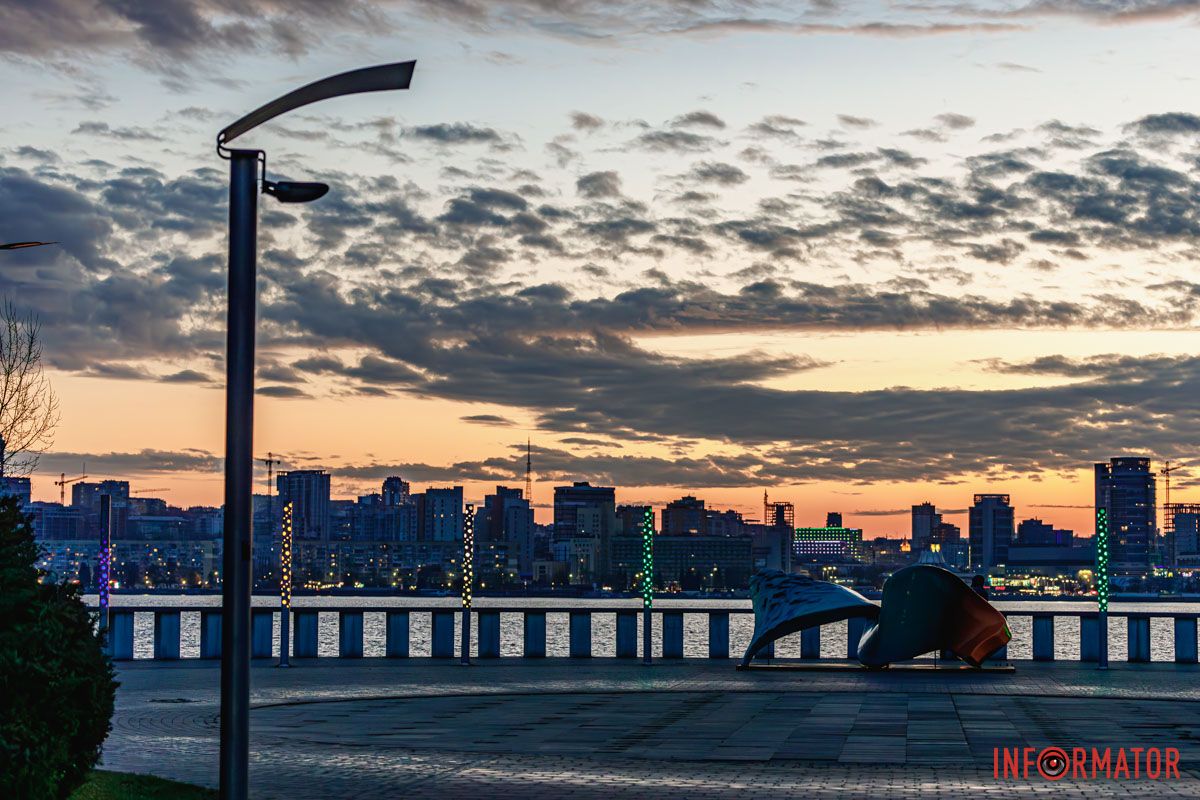 Обзорная площадка рядом с "Вавилоном" Обзорная площадка рядом с "Вавилоном"