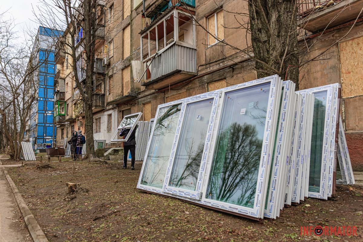 Будинок знаходиться поряд з пологовим, в який влучила російська ракета Будинок знаходиться поряд з пологовим, в який влучила російська ракета