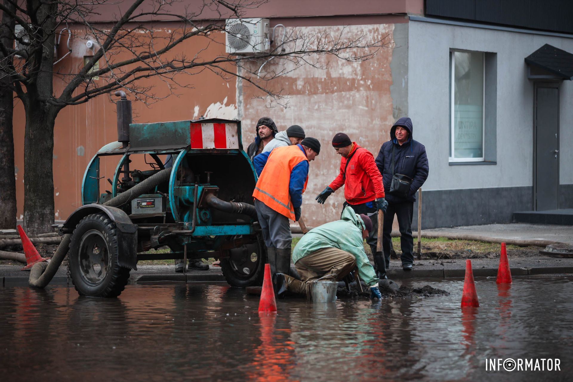 За можливістю зробіть запас води