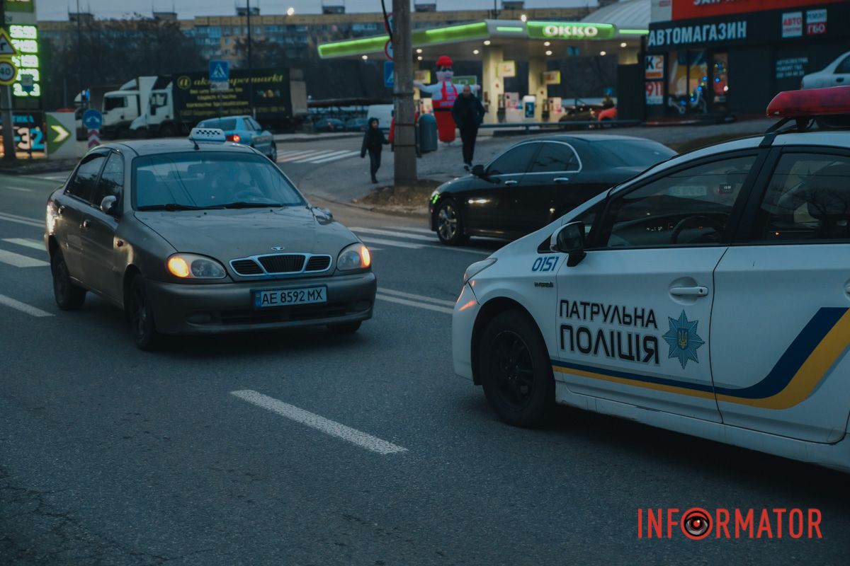 У Дніпрі на вулиці Марії Лисиченко сталася ДТП за участі пішохода