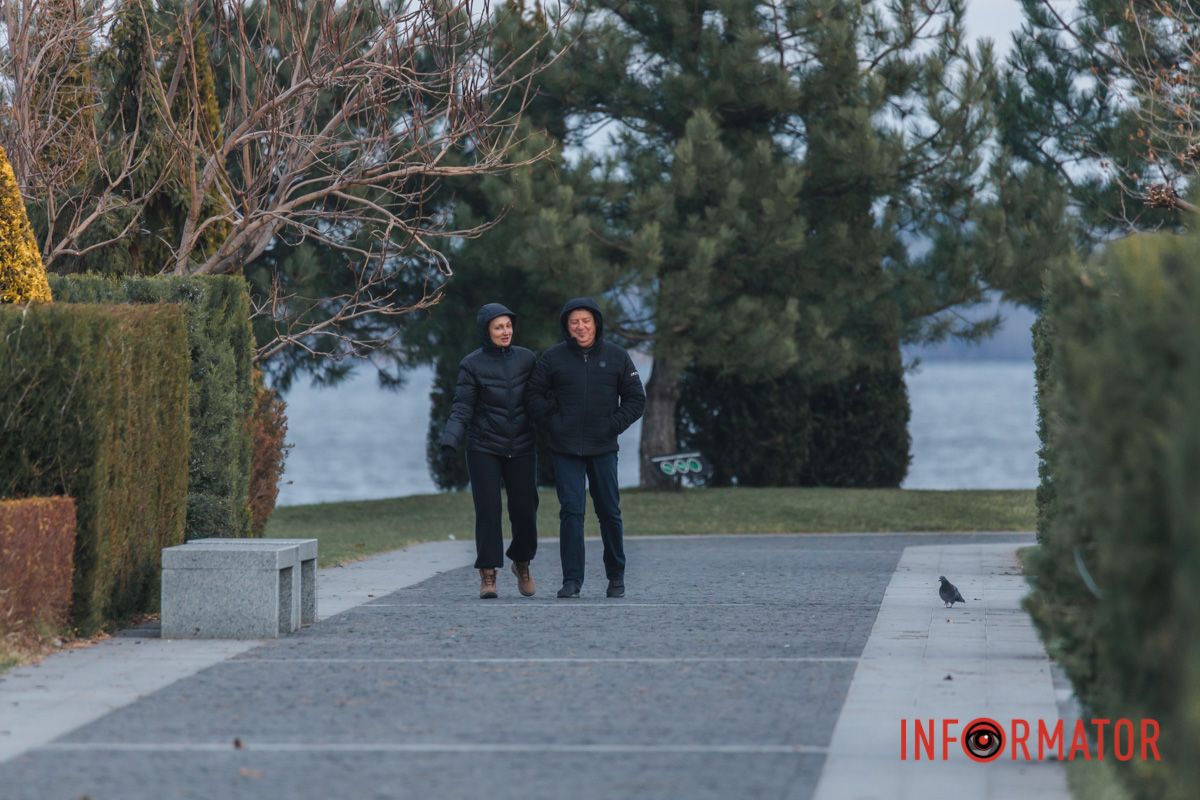 Рікою води розлилися , 