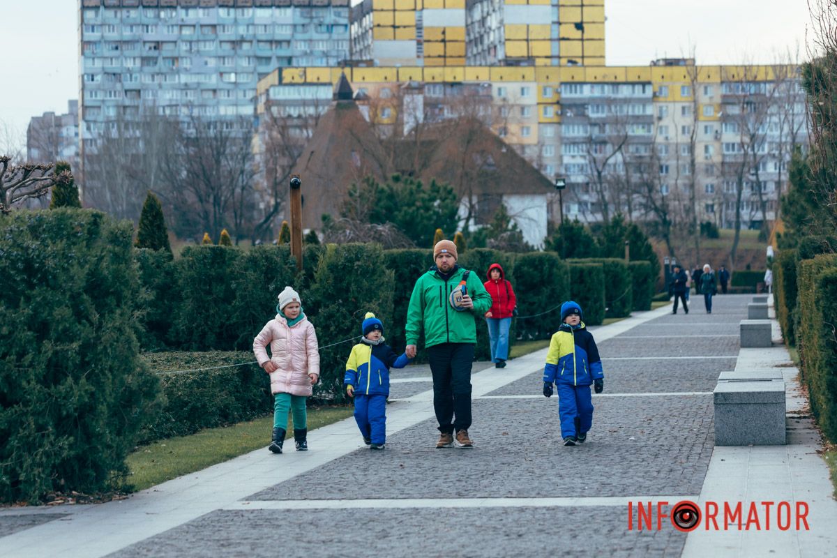 Недавно яблуні цвіли , 