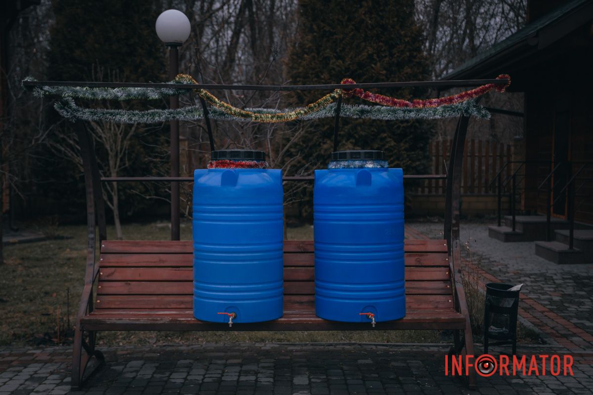 Бочки з водою 