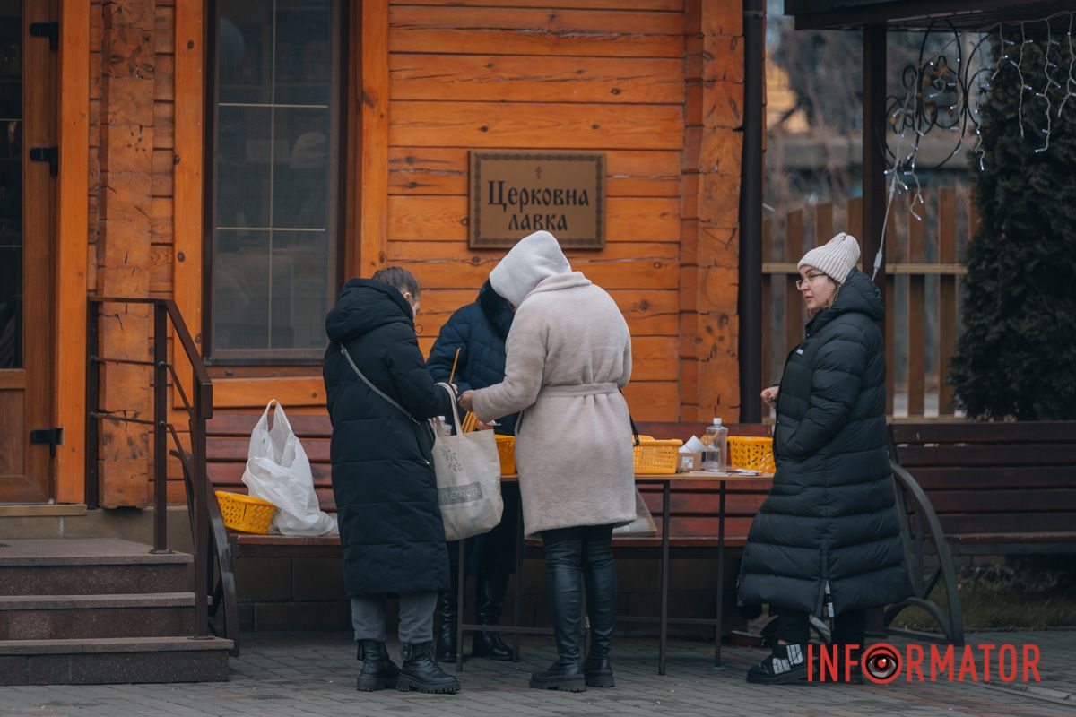 Тут теж можна придбати квіти