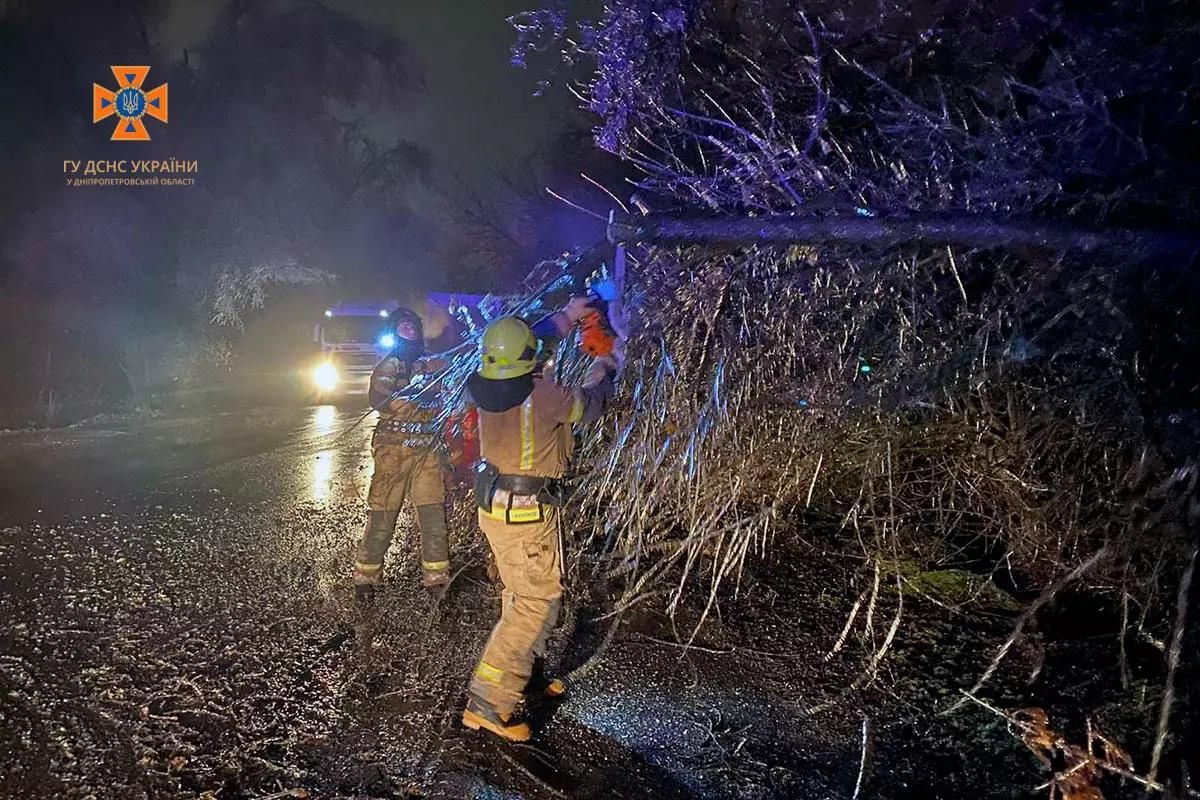 Крижаний дощ зі снігом накрив всі міста Крижаний дощ зі снігом накрив всі міста