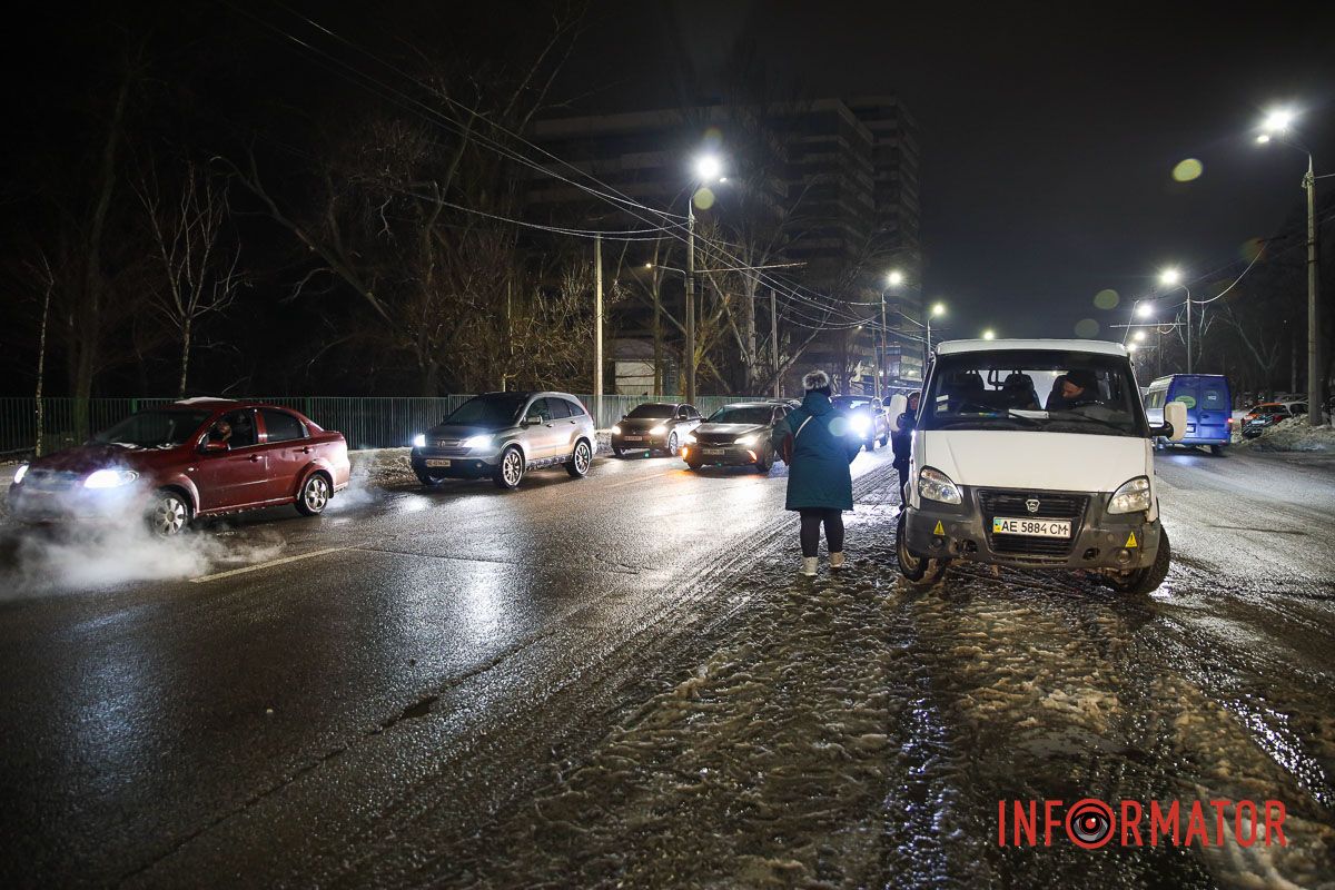 Рух набережною у напрямку Фестивального причалу ускладнено Рух набережною у напрямку Фестивального причалу ускладнено