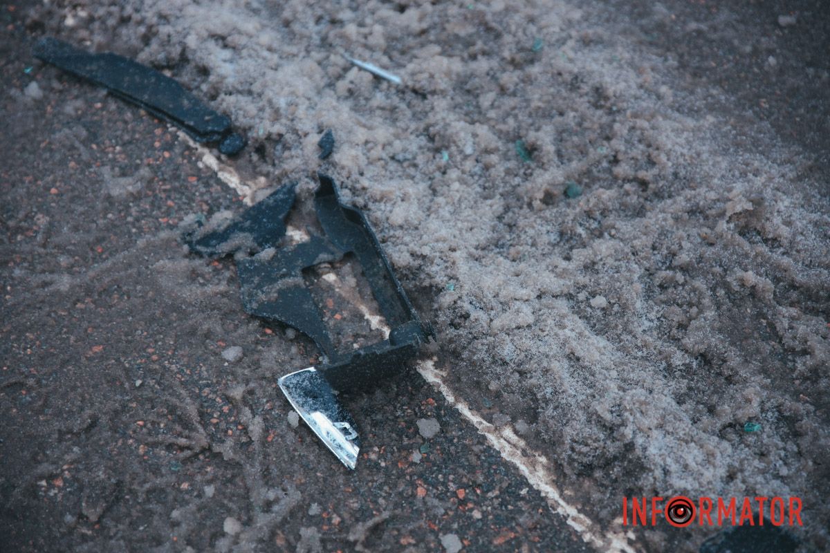 На дорозі є уламки, затору немає