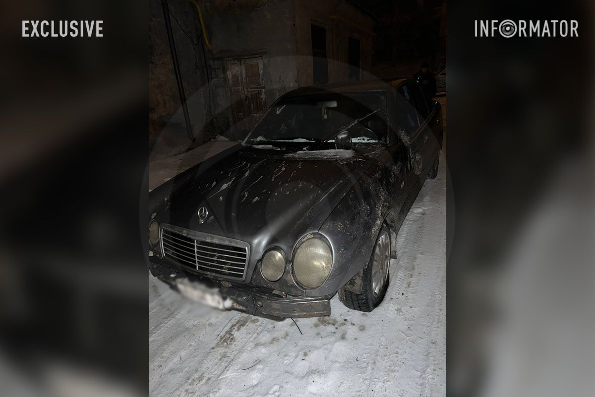Mercedes знайшли на вулиці Володимира Івасюка Mercedes знайшли на вулиці Володимира Івасюка
