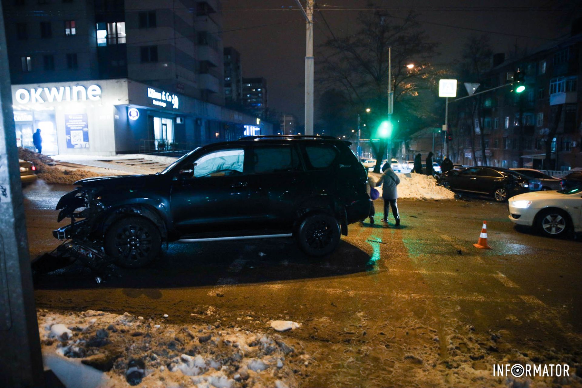 У Дніпрі на Олександра Поля зіткнулись 3 автівки У Дніпрі на Олександра Поля зіткнулись 3 автівки