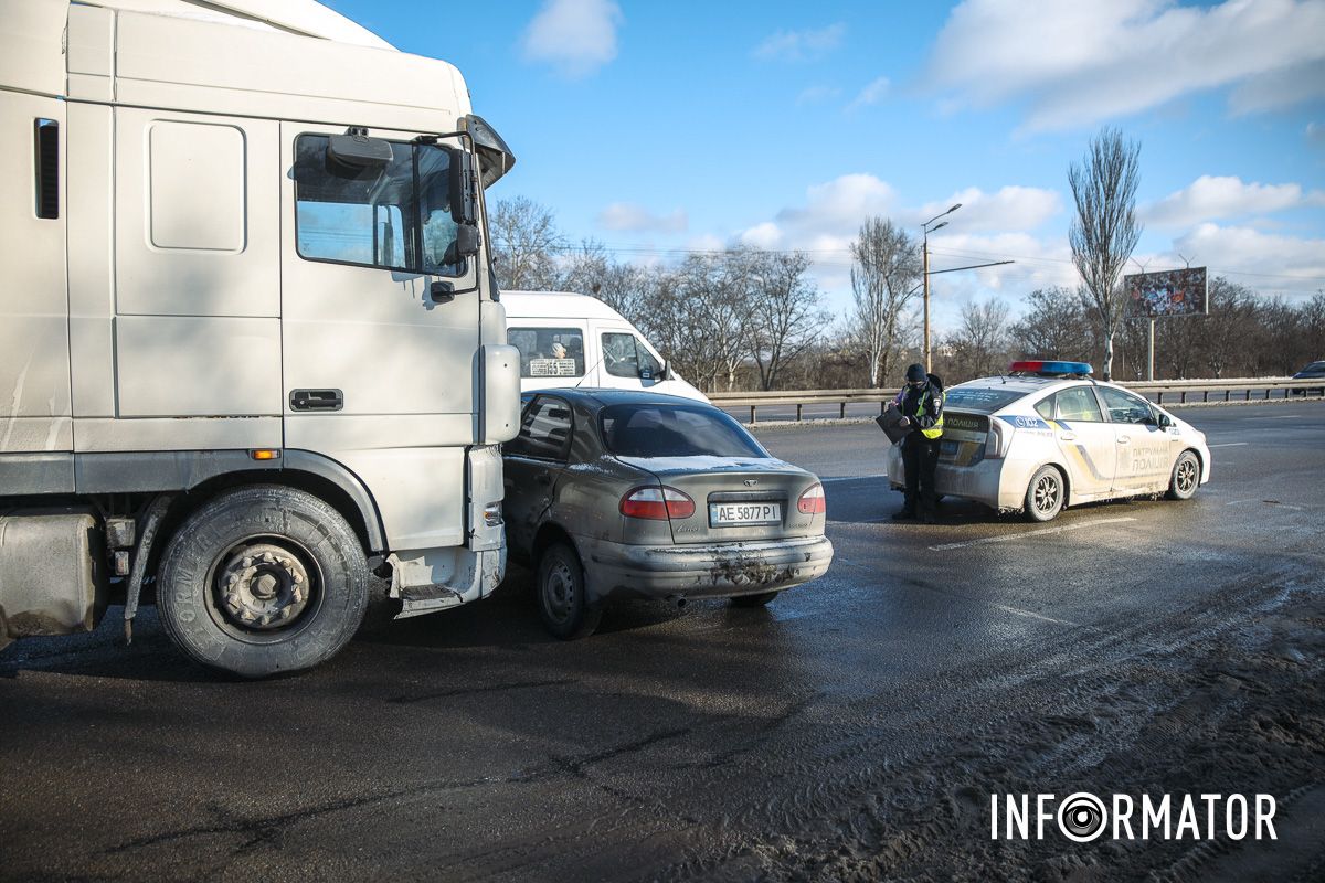 обидва засоби рухалися зі сторони кільцевої на проспекті Гагаріна у напрямку вулиці Панікахи
