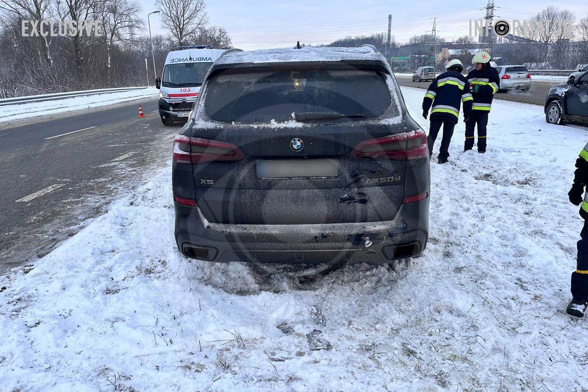 15 січня на трасі Дніпро-Кривий Ріг біля АЗС WOG сталася ДТП 15 січня на трасі Дніпро-Кривий Ріг біля АЗС WOG сталася ДТП