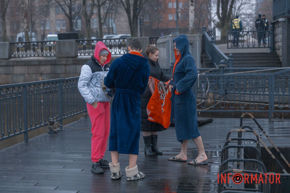 Эти ребята пришли с группой поддержки