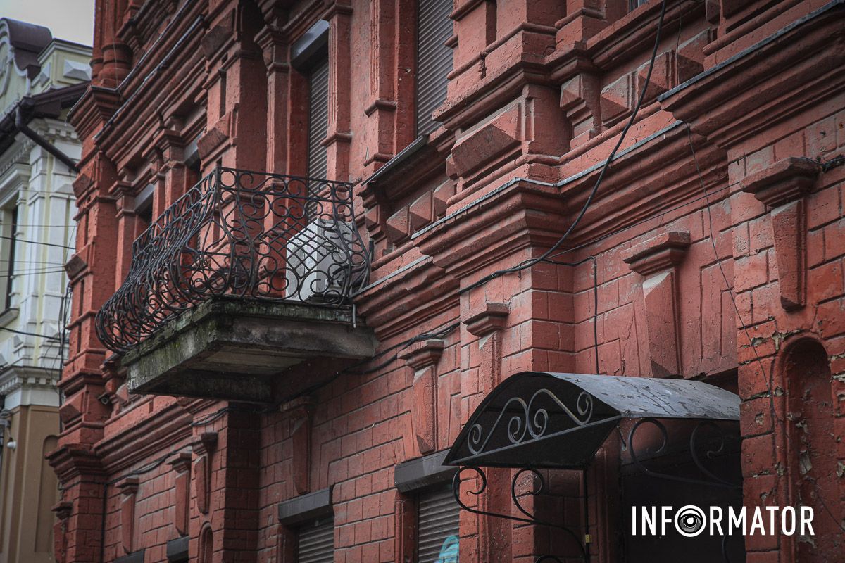 С ним тоже связана городская легенда