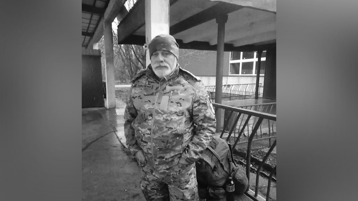 Умер в отпуске: в Днепропетровской области попрощаются с защитником Романом Кононенко