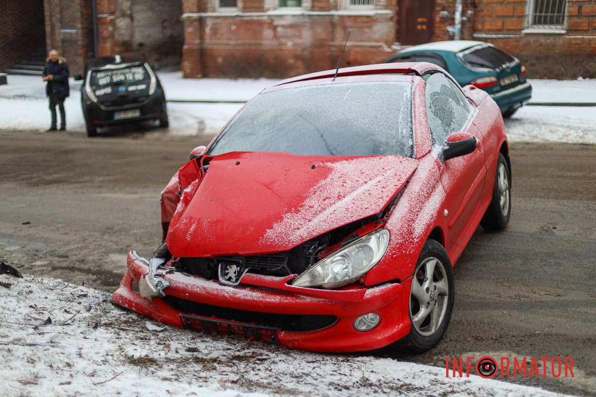 В результате аварии стала занята полоса в сторону улицы Драгоманова В результате аварии стала занята полоса в сторону улицы Драгоманова