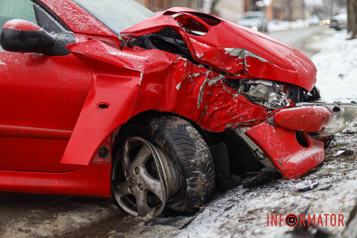 По словам патрульных, водитель травмировался По словам патрульных, водитель травмировался