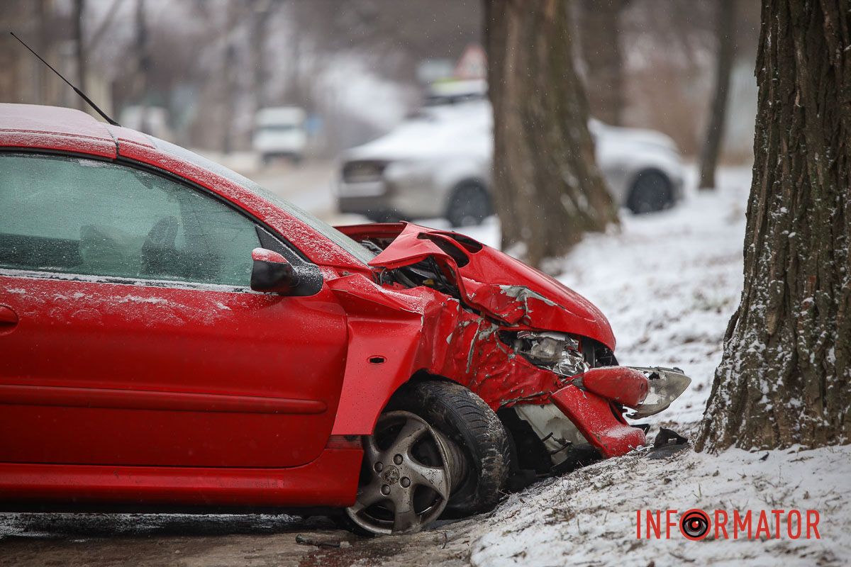 Пристегивайтесь пояском безопасности Пристегивайтесь пояском безопасности