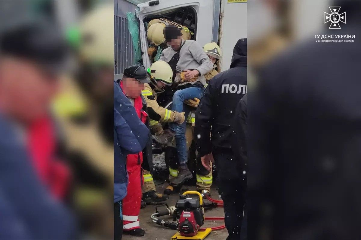 33-летнего водителя Mercedes госпитализировали