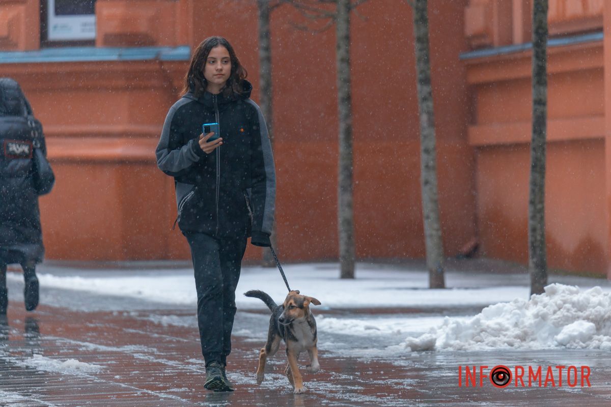 Но при любых атмосферных явлениях темп жизни Днепра не сбывается