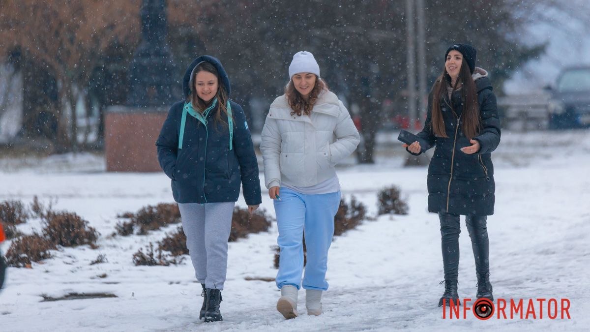 Коли під ногами "каша": як виглядає Дніпро похмурого січневого дня під мокрим снігом