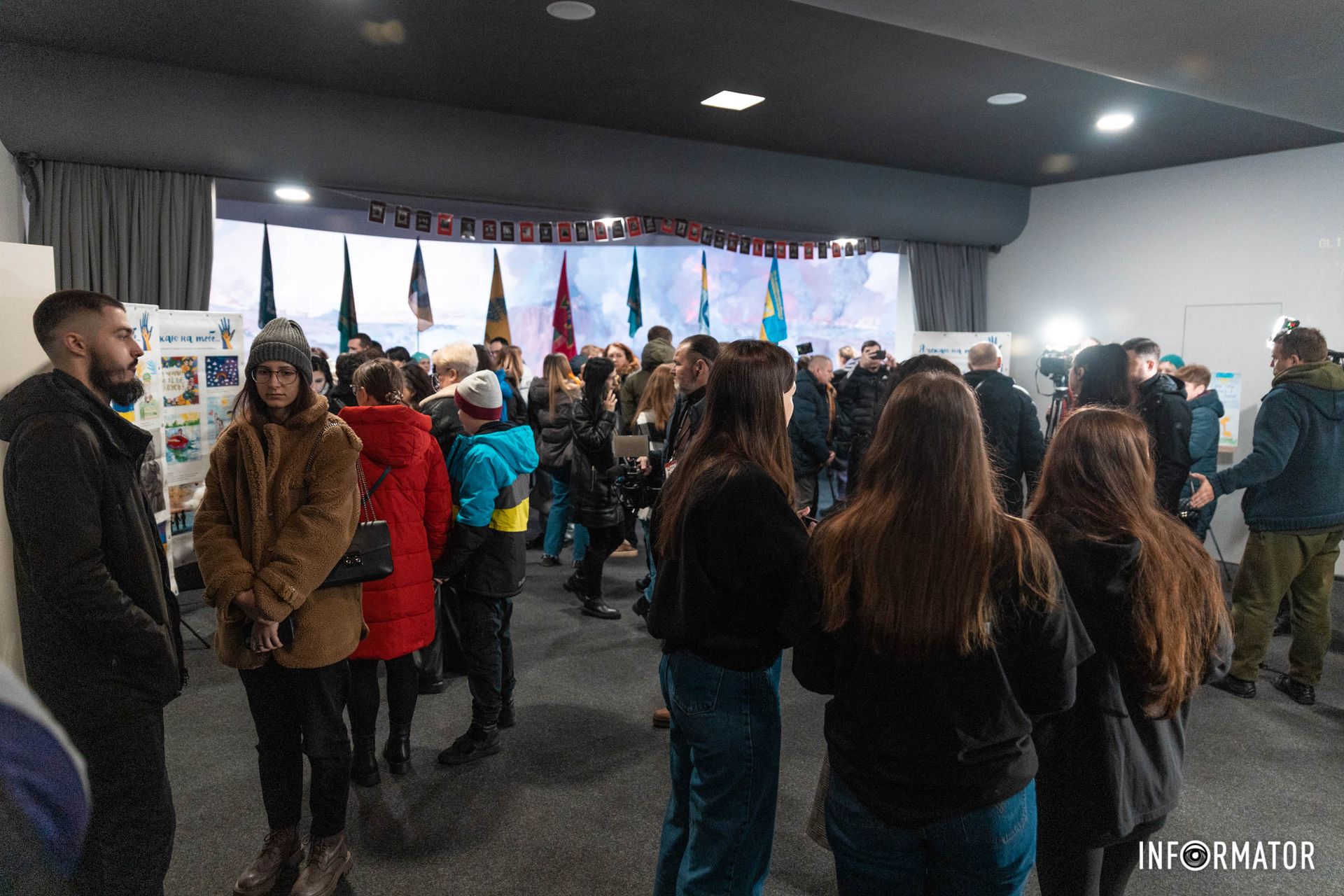 На відкриття завітали чимало людей На відкриття завітали чимало людей