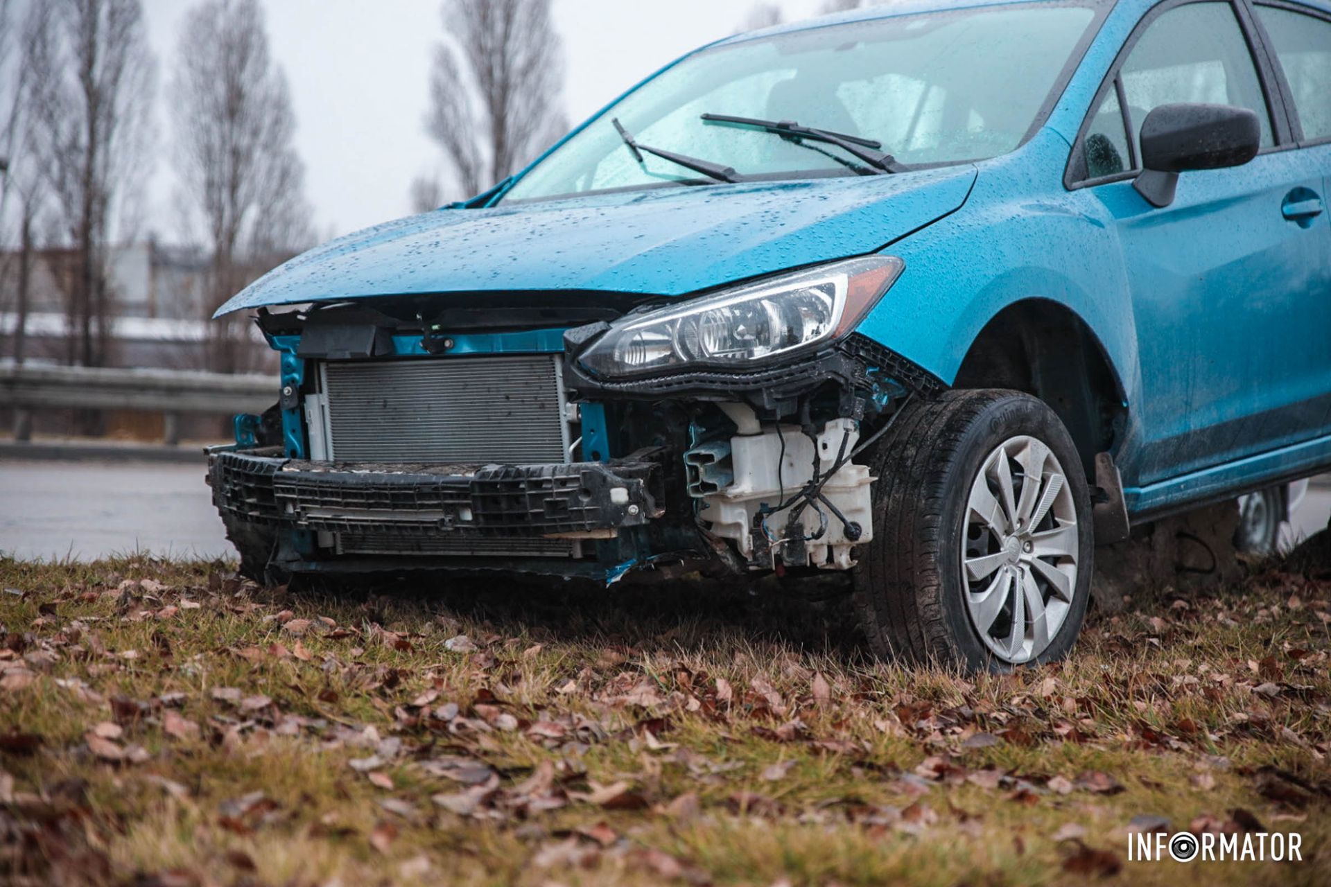 Subaru вилетів за межі дороги Subaru вилетів за межі дороги