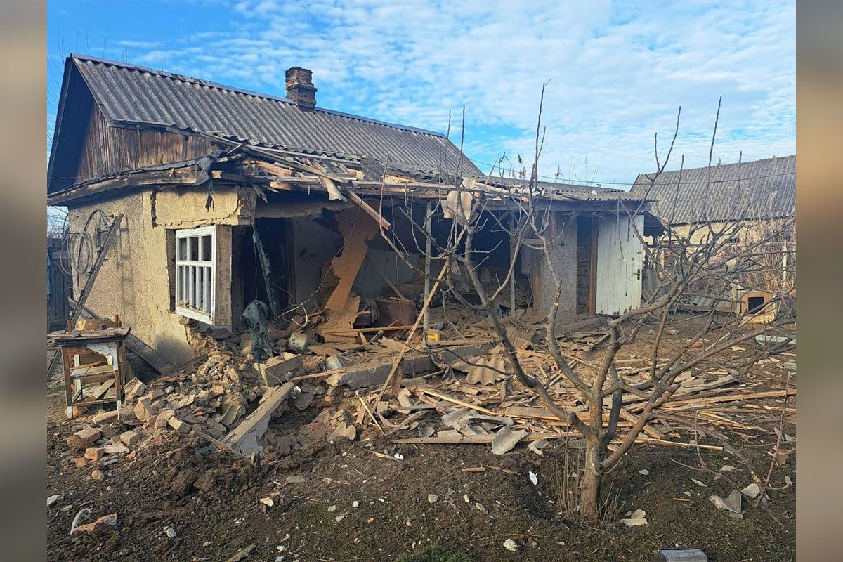 В результате атаки пострадала 47-летняя женщина. В результате атаки пострадала 47-летняя женщина.