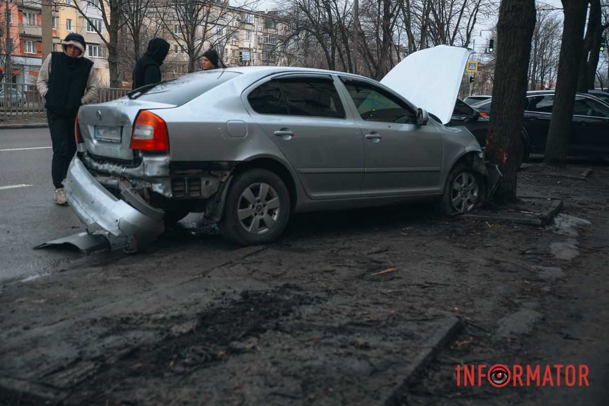 На дороге столкнулись Daewoo Lanos и Skoda