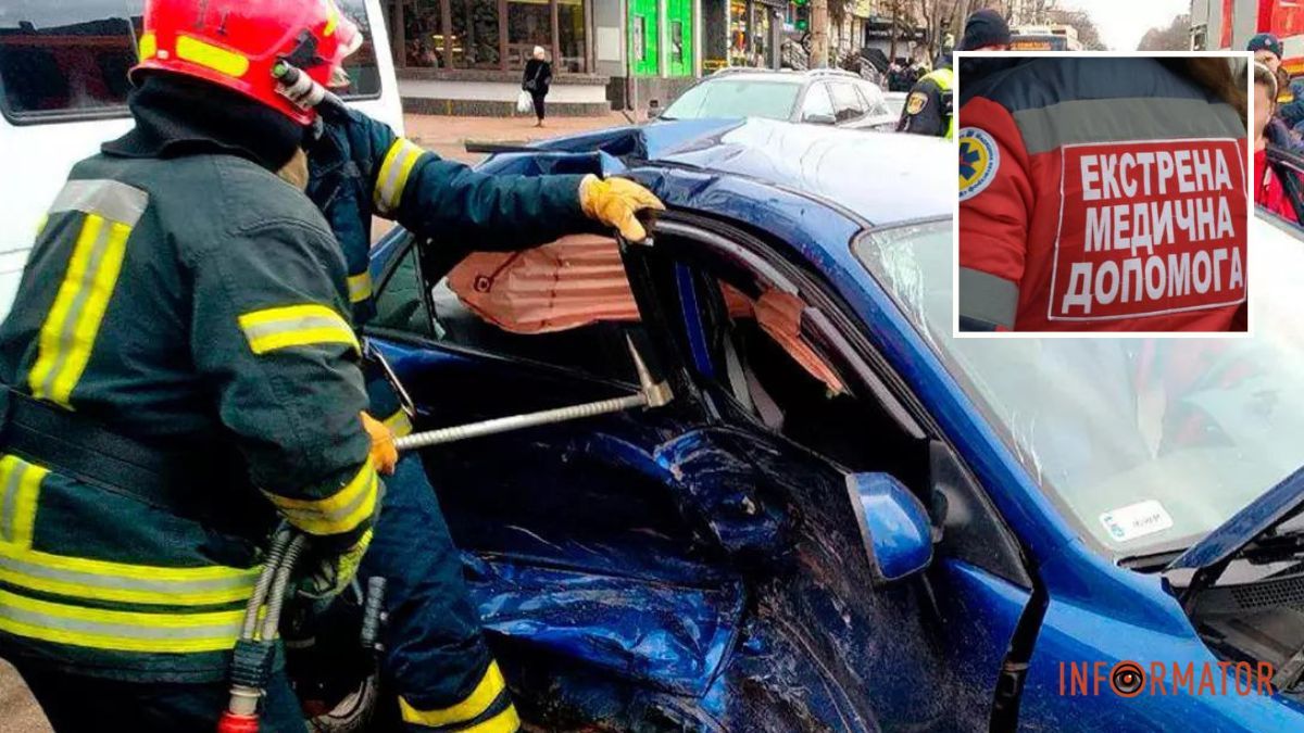 Ребенка зажало внутри авто: в Днепропетровской области столкнулись Ford и Маzda