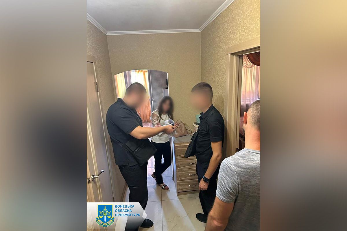 В середньому за годину “прийому” чоловіки віддавали від 12 до 20 тисяч гривень