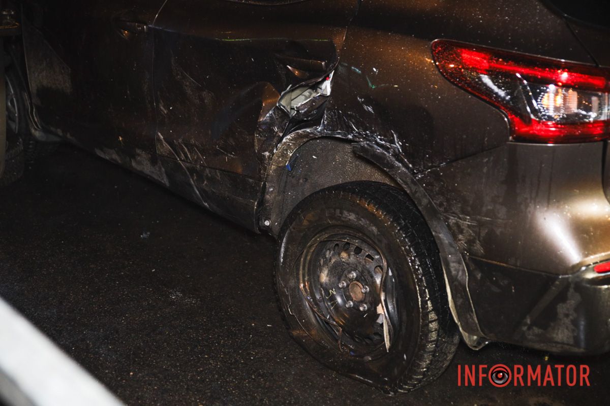 Nissan и Ford ехали Рабочей со стороны проспекта Леси Украины