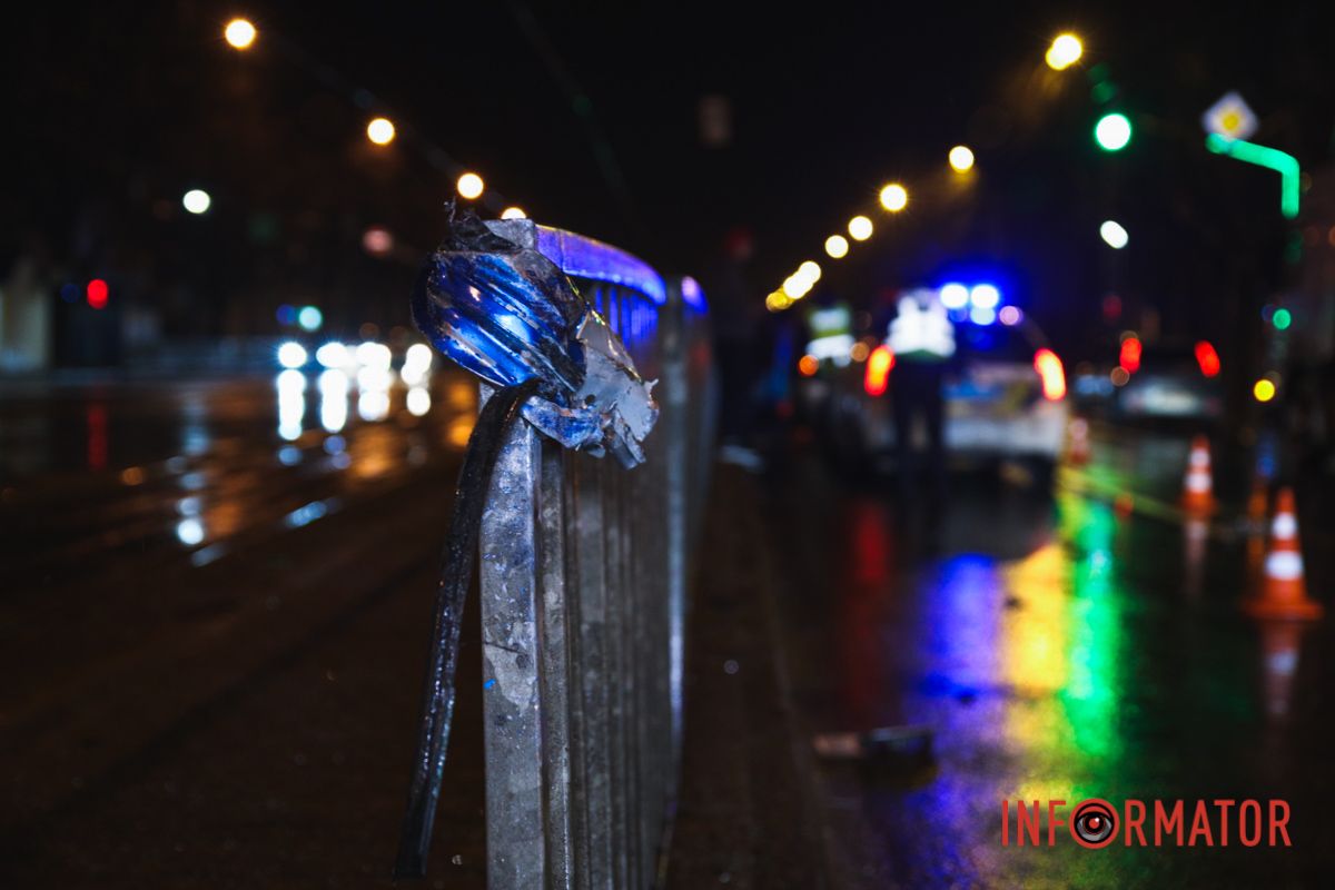 От удара Ford перевернулся на бок