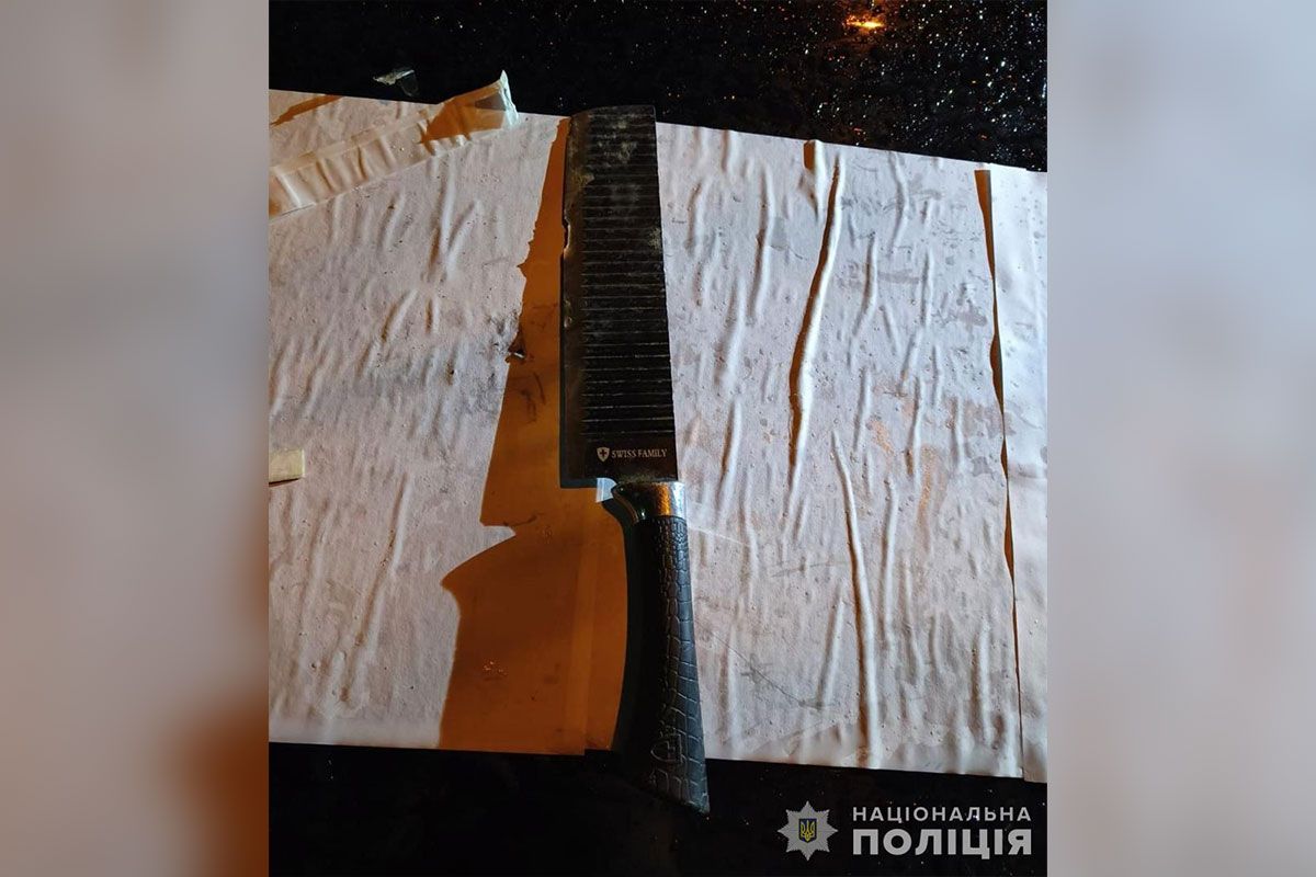 Посреди белого дня трое мужчин избили и обворовали 29-летнего военного Посреди белого дня трое мужчин избили и обворовали 29-летнего военного