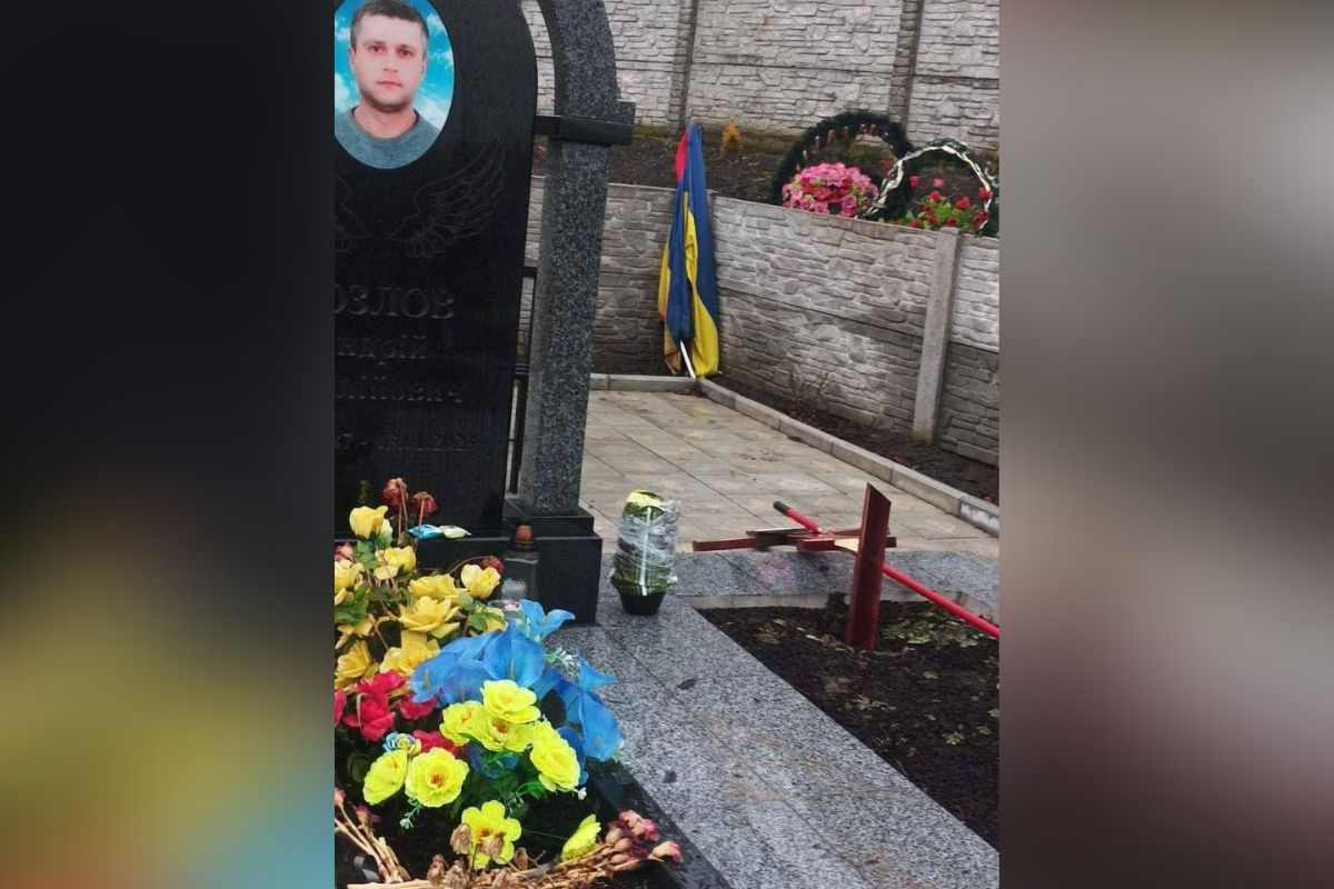 Жители жилого массива Таромское обнаружили поврежденные надгробия на кладбище Жители жилого массива Таромское обнаружили поврежденные надгробия на кладбище