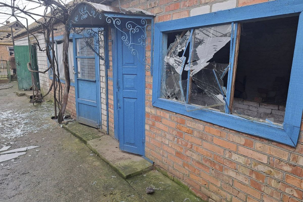 В результате атаки пострадала 73-летняя женщина.